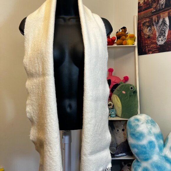 Bundle of 5 Knit and Cashmere Scarves Mixed Colors and Patterns One Size - Picture 3 of 11